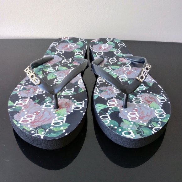 Bebe Women's Florissa Flip Flops Sandals in Black - Picture 6 of 9